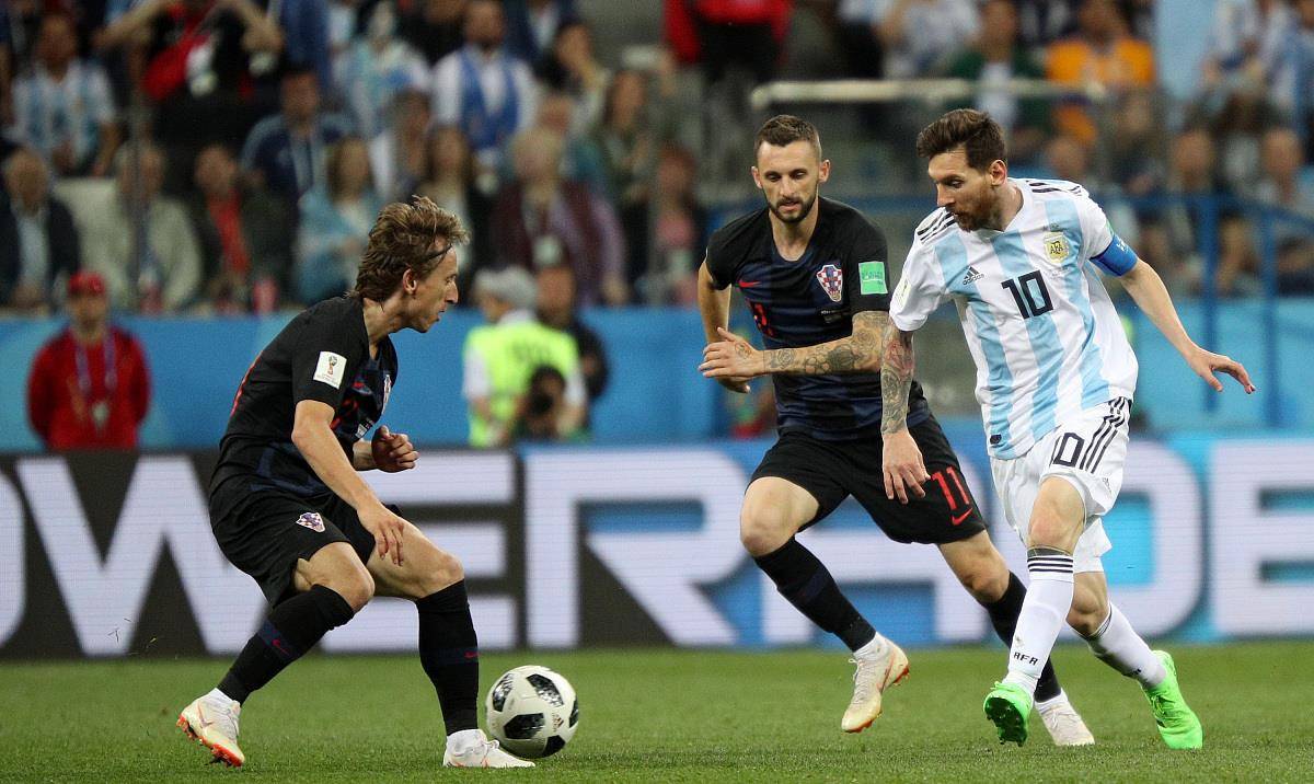 包含波尔多主场击败第戎，全取三分的词条