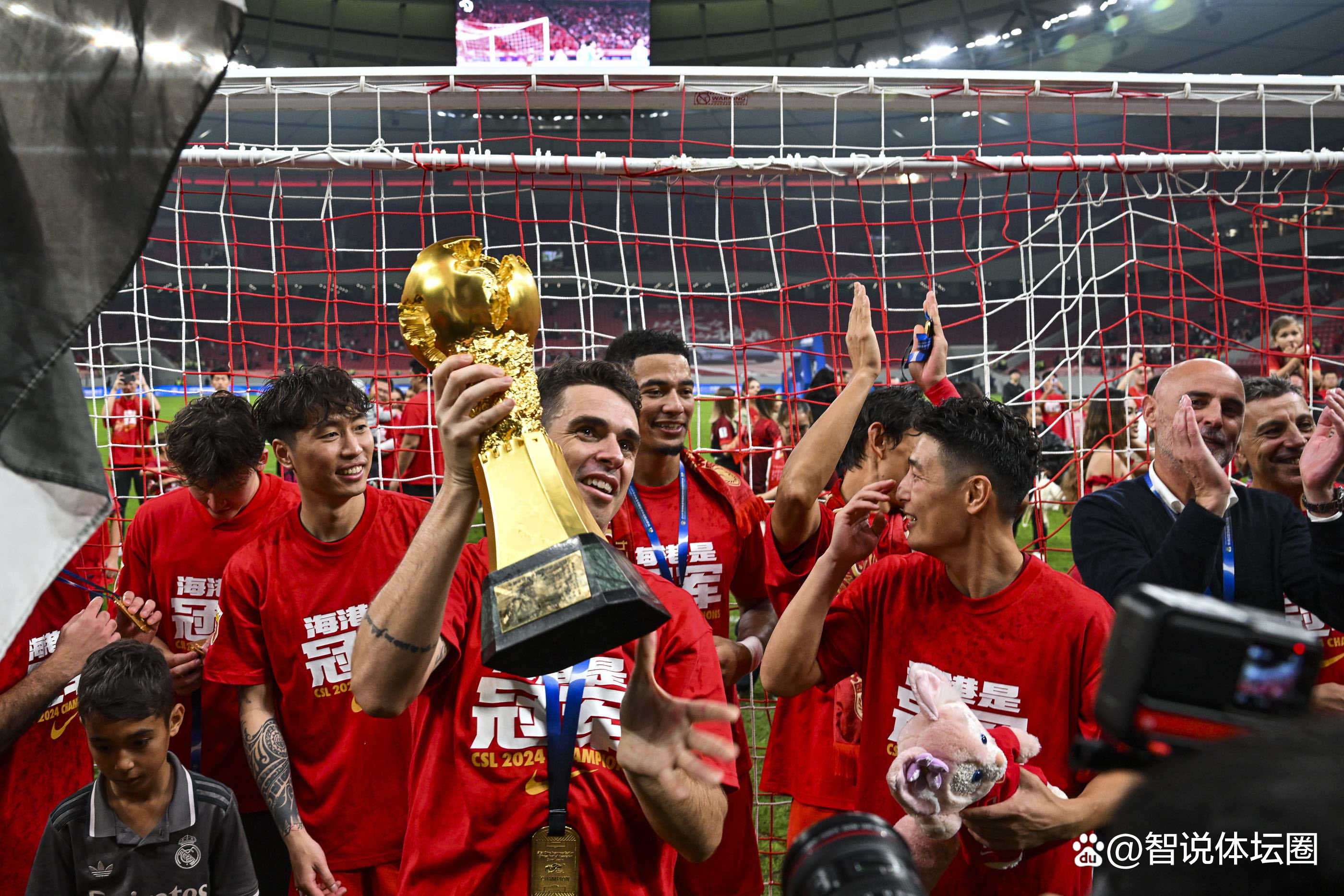 澳门队在激烈对抗中全力冲刺,夺得冠军的简单介绍 澳门队在激烈对抗中全力冲刺,夺得冠军的简单介绍