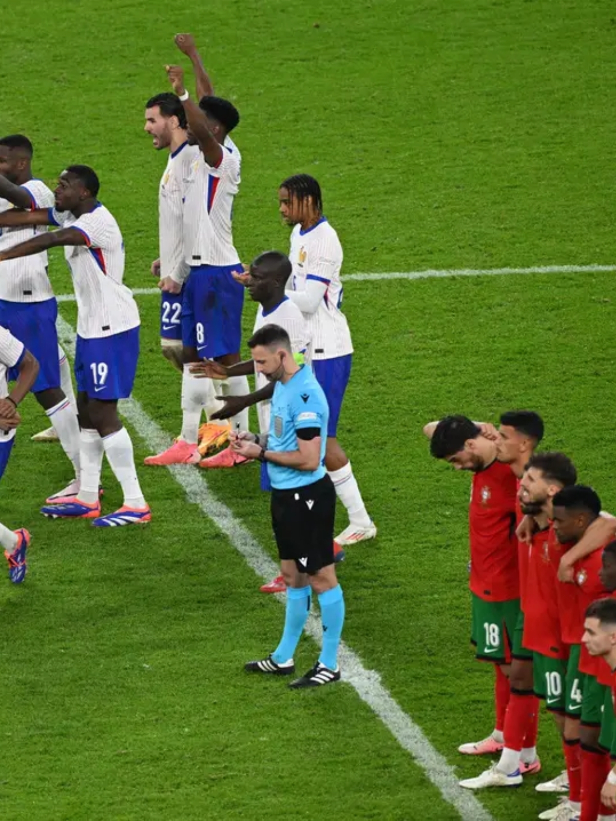 关于德国队轻取葡萄牙队，梁靖崑统治全场的信息