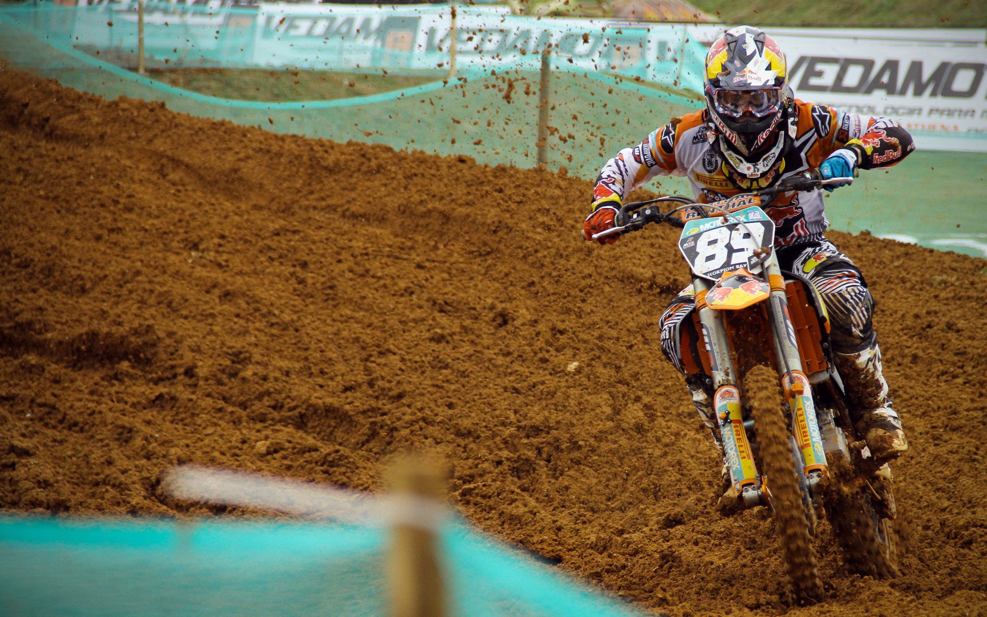 超越奖杯的火焰，纳达尔戴维斯杯轻取ATP总决赛，点燃赛场与时代的双重火炬